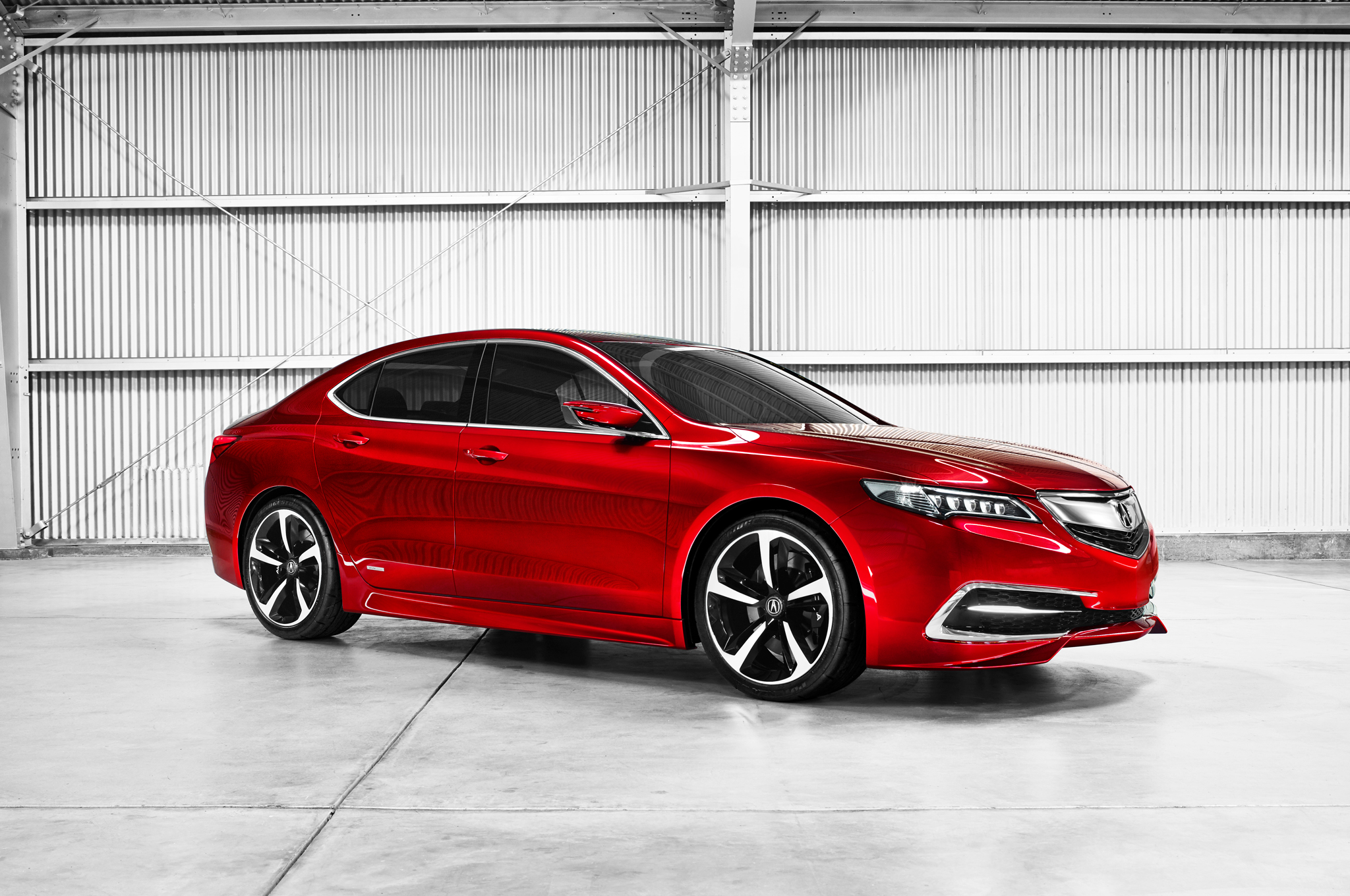 Acura снизила стоимость премиального седана TLX до 31 августа в России