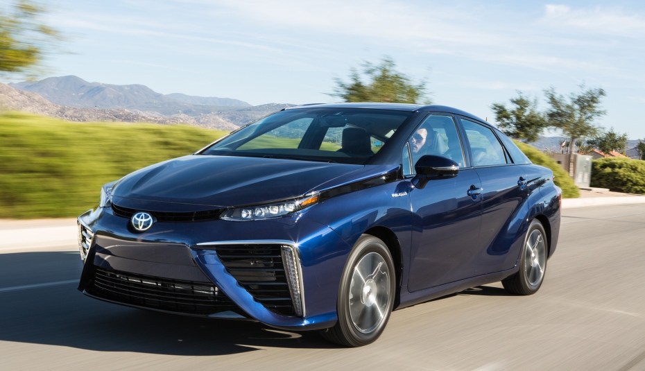 Первые водородомобили Toyota Mirai прибыли в Европу