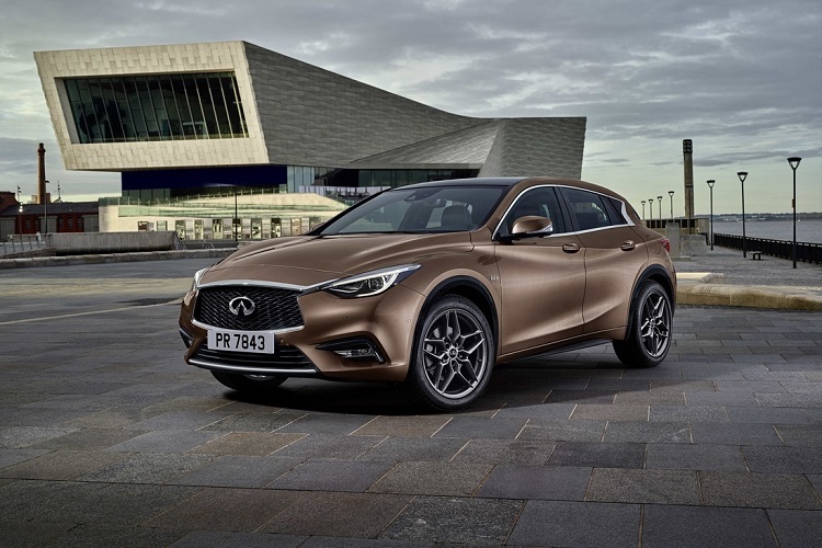 В сети Интернет появился снимок премиального хэтчбека Infiniti Q30