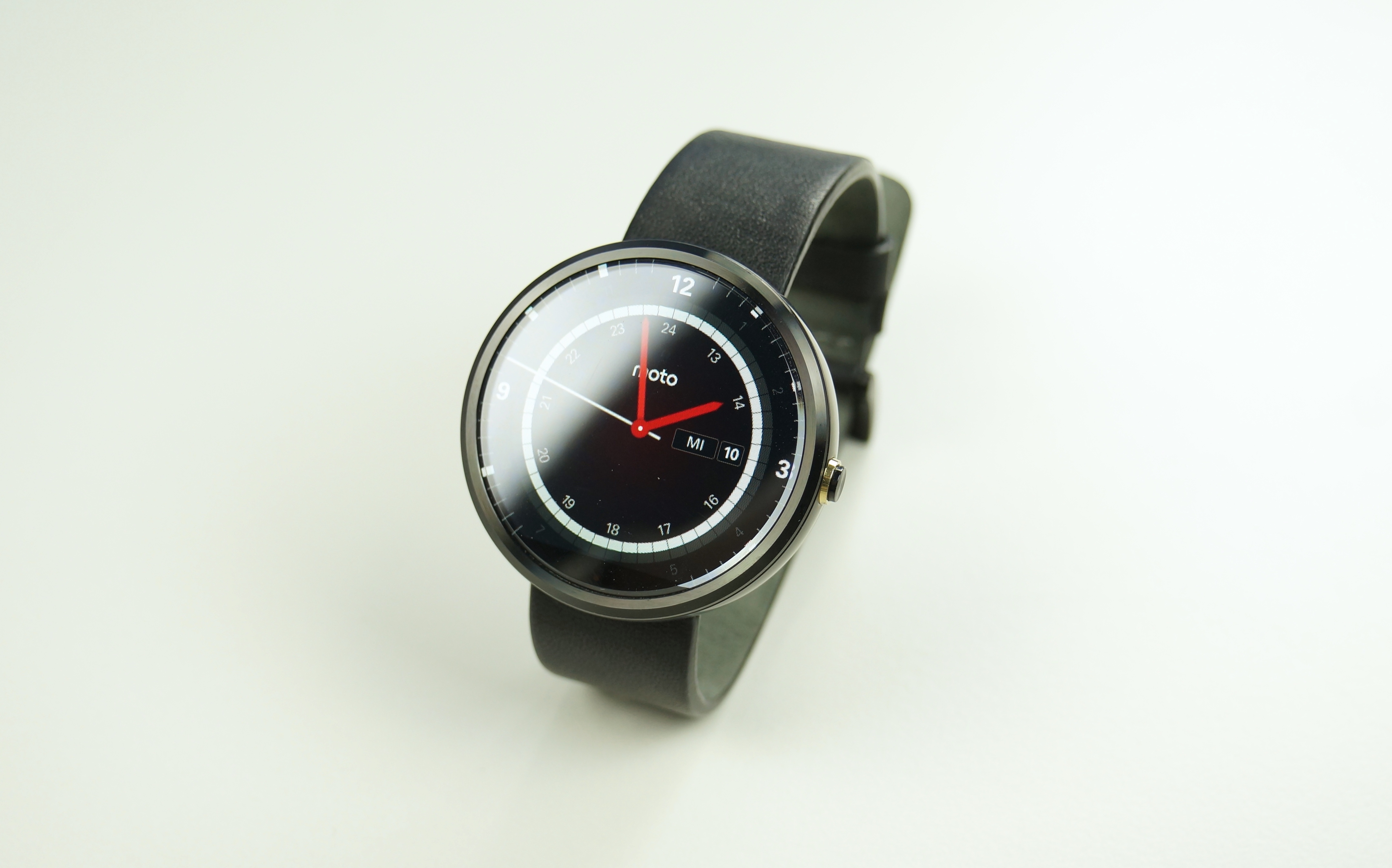 Motorola представила второе поколение часов Moto 360