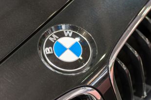 BMW снизила цены в России на автомобили пятой серии