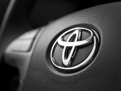 Компания Toyota приступила к тестам своего нового кроссовера