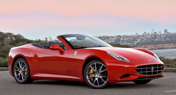 Новая Ferrari California приобретёт более агрессивный дизайн