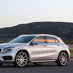 Mercedes-Benz GLA 2019 станет крупнее и может получить версию купе