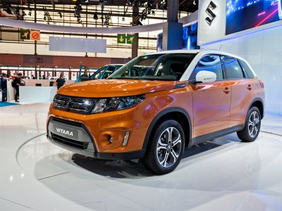 Suzuki в России повысила цены на базовые версии Vitara