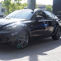 Компания Lexus представила комплект Sport Edition для двух моделей