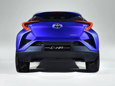 Toyota показала предсерийный концепт кроссовера C-HR