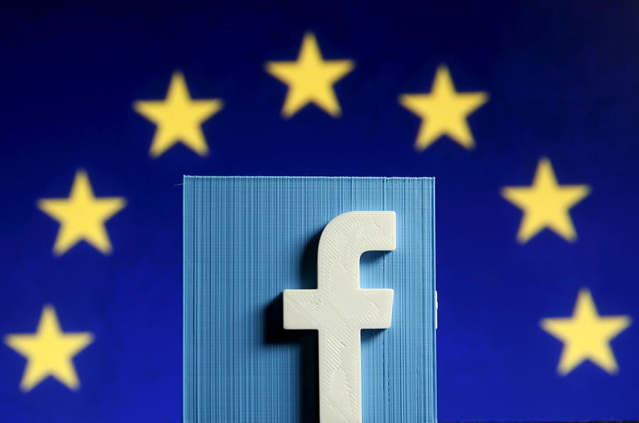 Facebook обвинили в массовой слежке за пользователями по примеру АНБ