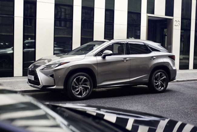 Новый Lexus RX в России появится в 2016-м