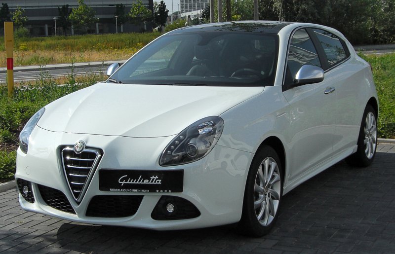 Alfa Romeo Giulia появится в продаже во второй половине 2016