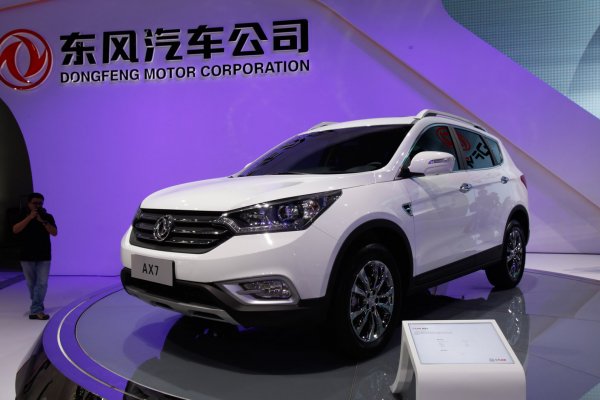 Китайский кроссовер Dongfeng DFM AX7 в 2016 году приедет в Россию