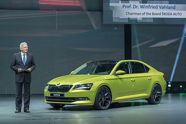 Skoda объявила рублевые цены на новый седан Superb