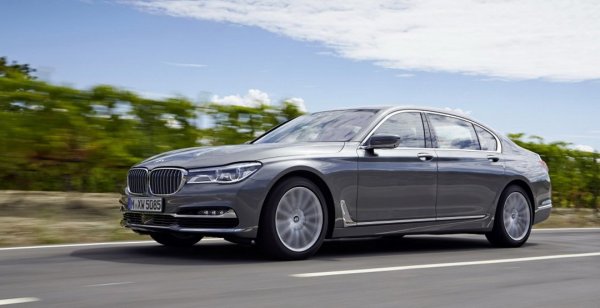 В России появятся новые версии седана BMW 7-Series