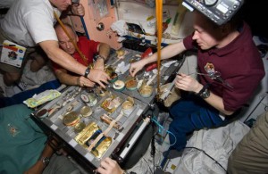 Авария «Прогресса» лишила российский экипаж на МКС запасов медикаментов и продовольствия