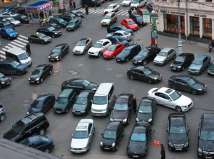 Власти столицы не будут ограничивать количество машин на семью