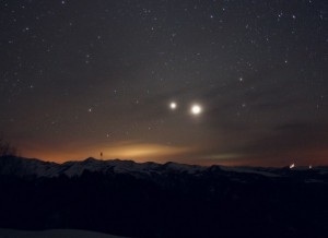 Москвичи увидят слияние Юпитера и Венеры в одну звезду