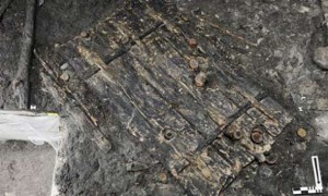 В Швейцарии археологи нашли дверь, который более 5 тысяч лет