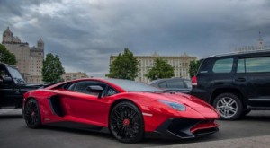 На улицах Москвы замечен роскошный суперкар Lamborghini Aventador SV