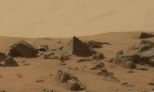 На Марсе обнаружена пирамида правильной формы