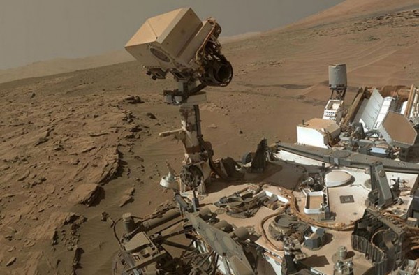 Curiosity удалось сделать около сотни селфи на Марсе